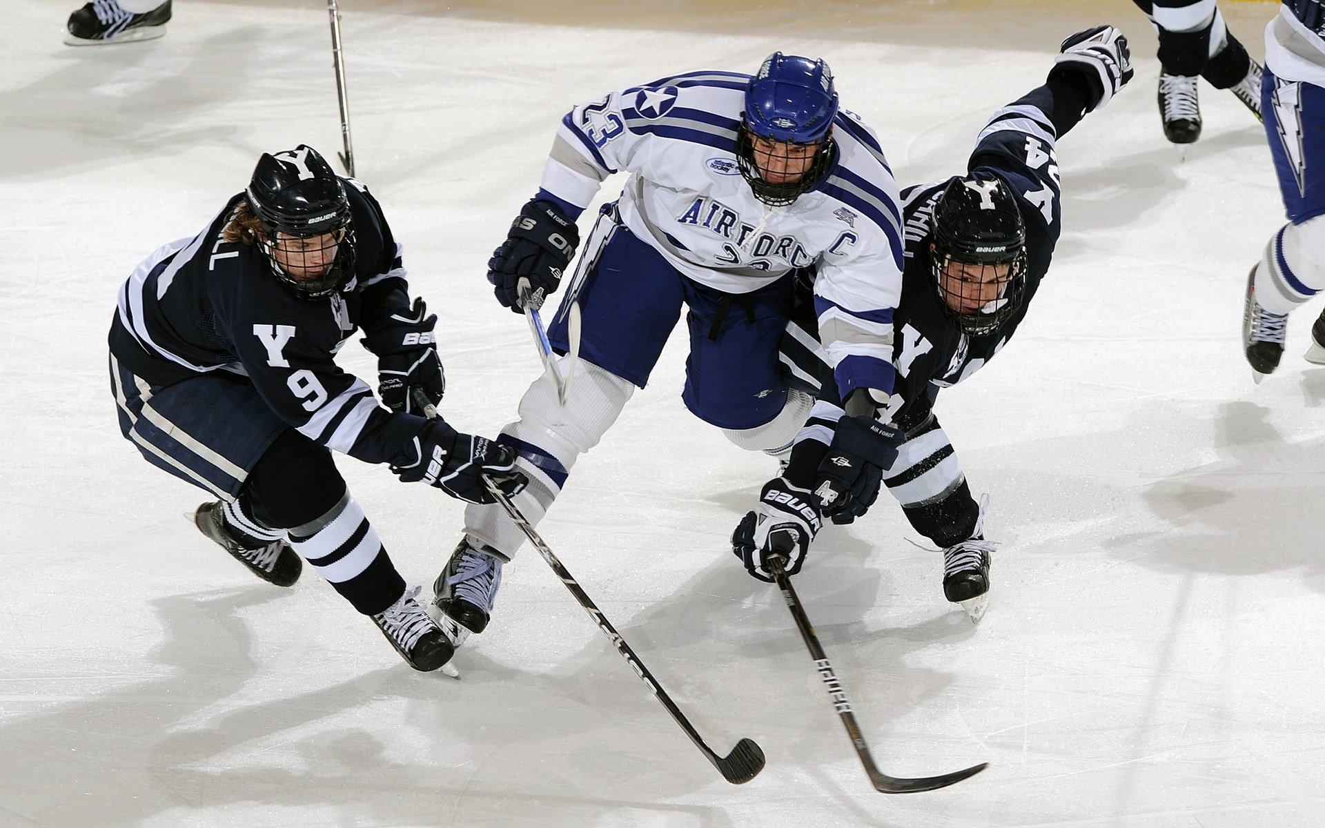 法甲顶薪引援：豪门阵容的升级和蜕变，法甲豪门宣布全队停薪